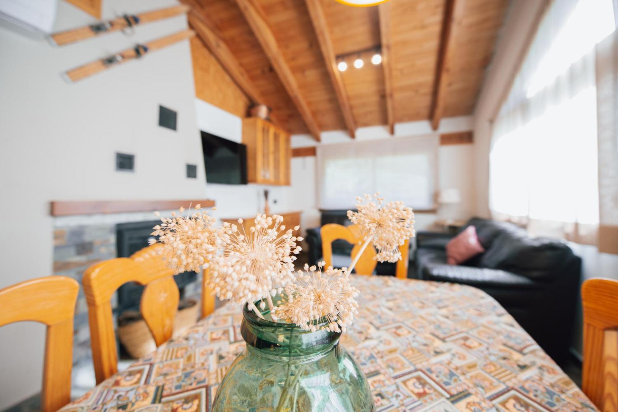 Lo Niu Apartment Ribera de Montardit Ngoại thất bức ảnh